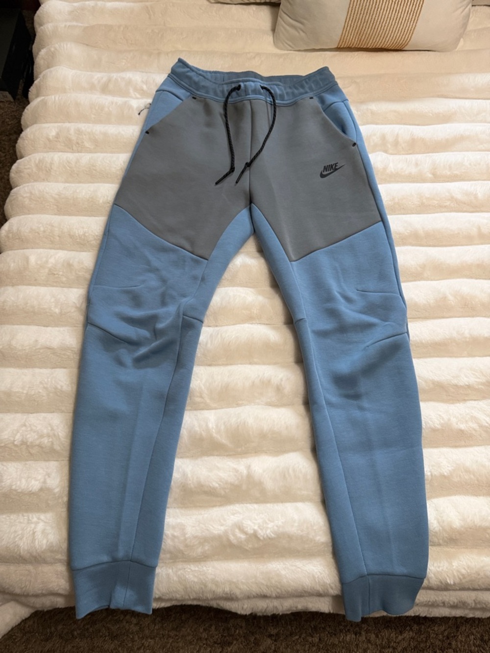 Nike Two-Tone Blue & Gray Panel Joggers - Picture 5 of 9